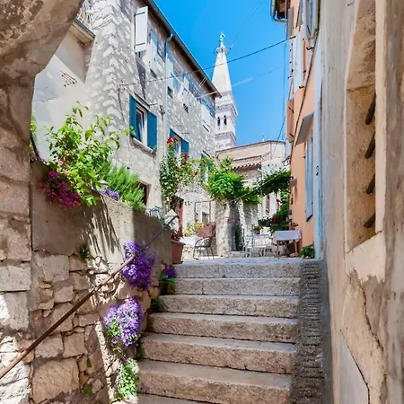 3 Bedrooms 3 Bathrooms With Sea View And Terrace *